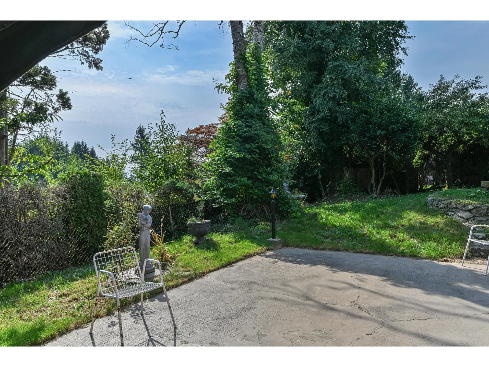 2272 BEVAN CRESCENT