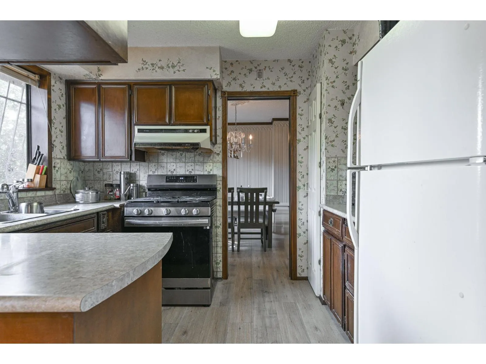 2272 BEVAN CRESCENT