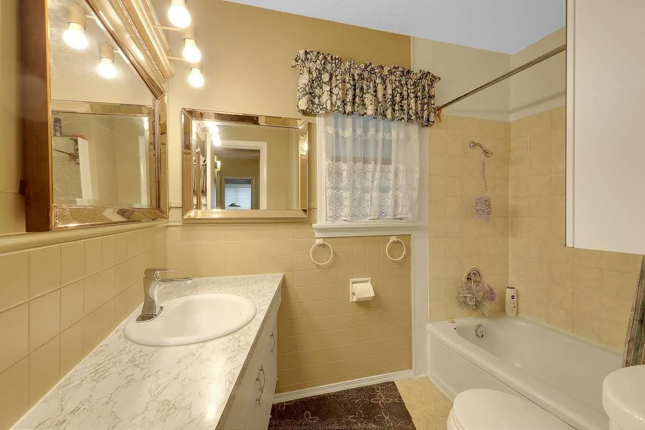 2374 HILLSIDE DRIVE