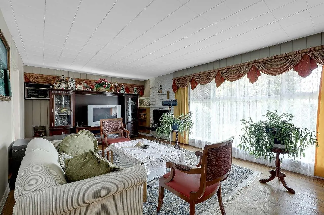 2374 HILLSIDE DRIVE