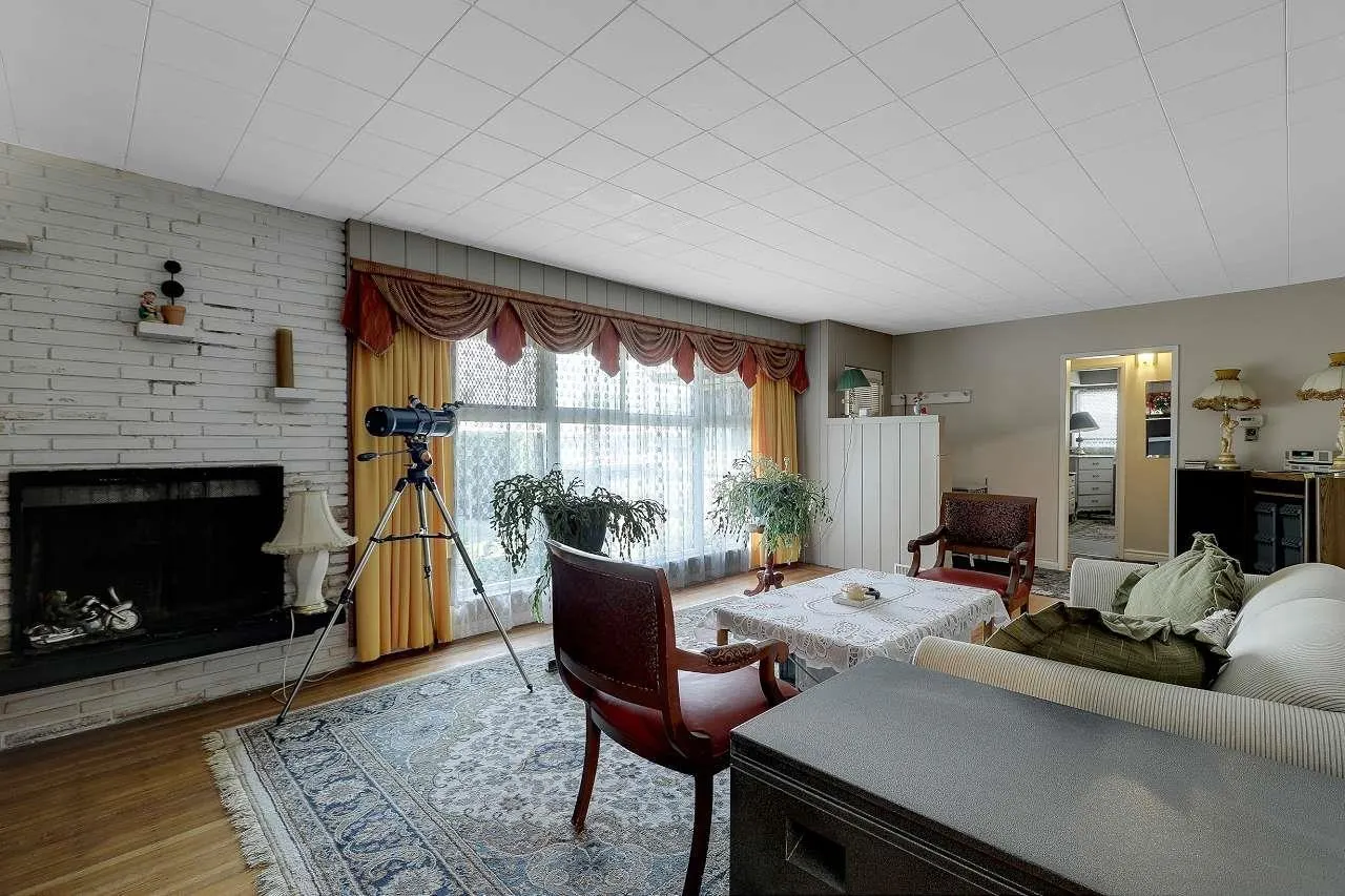 2374 HILLSIDE DRIVE