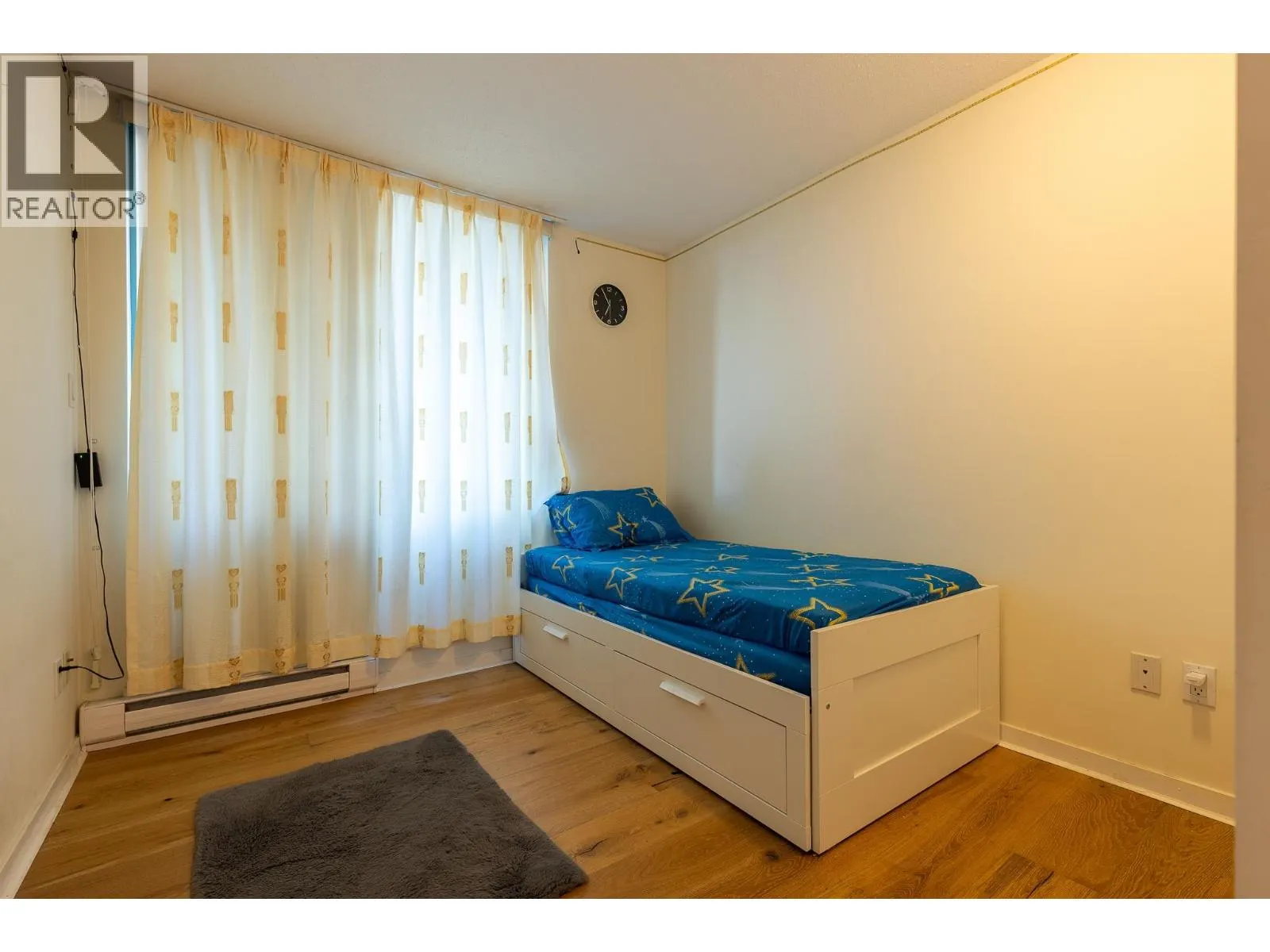 1401 6659 SOUTHOAKS CRESCENT