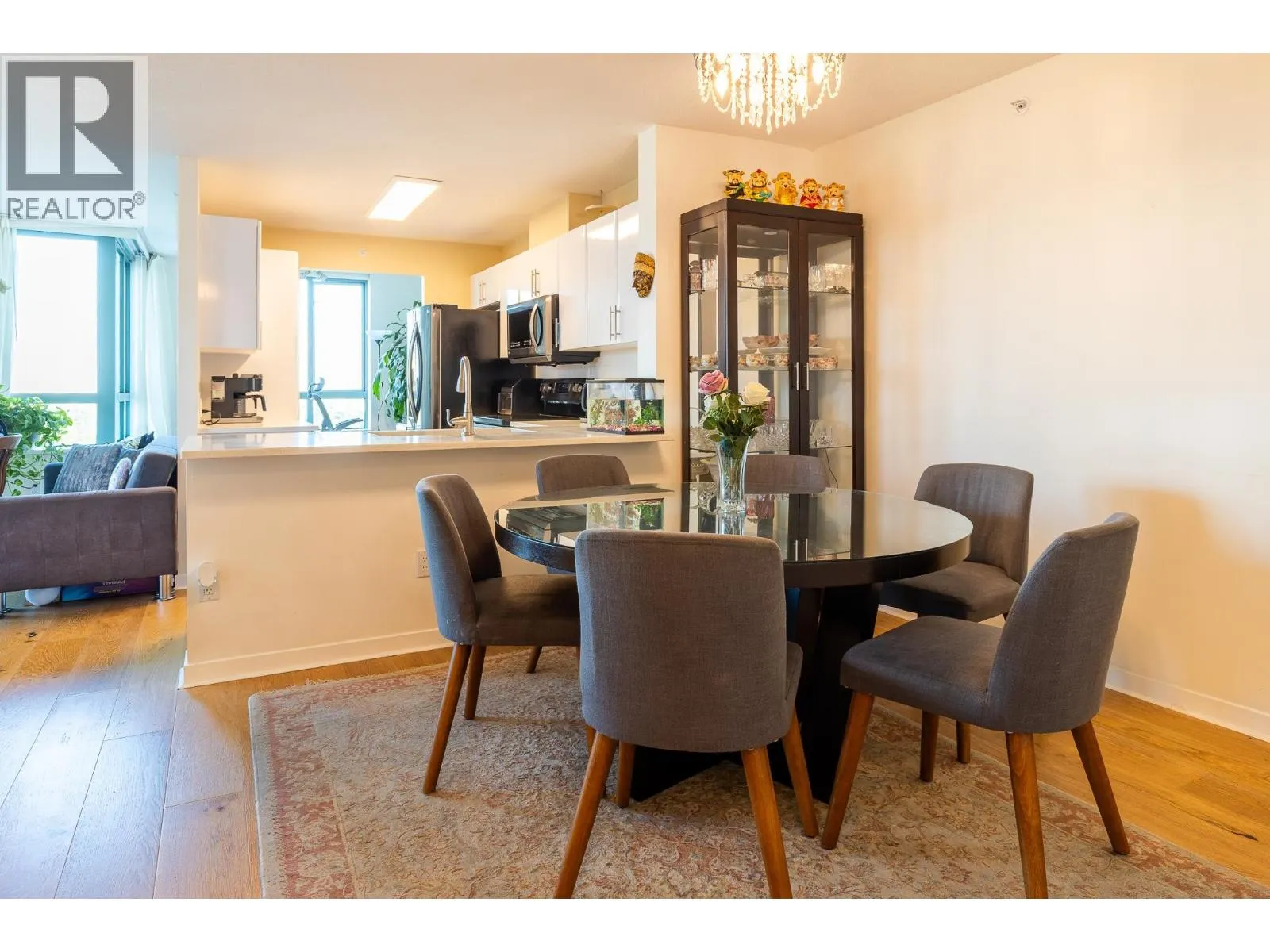 1401 6659 SOUTHOAKS CRESCENT