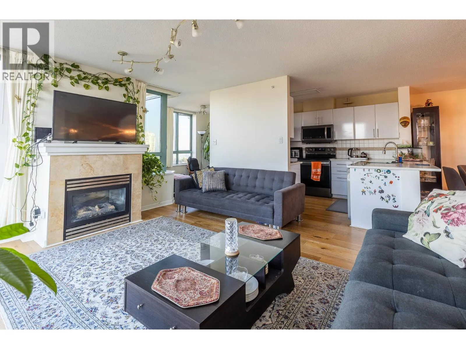1401 6659 SOUTHOAKS CRESCENT