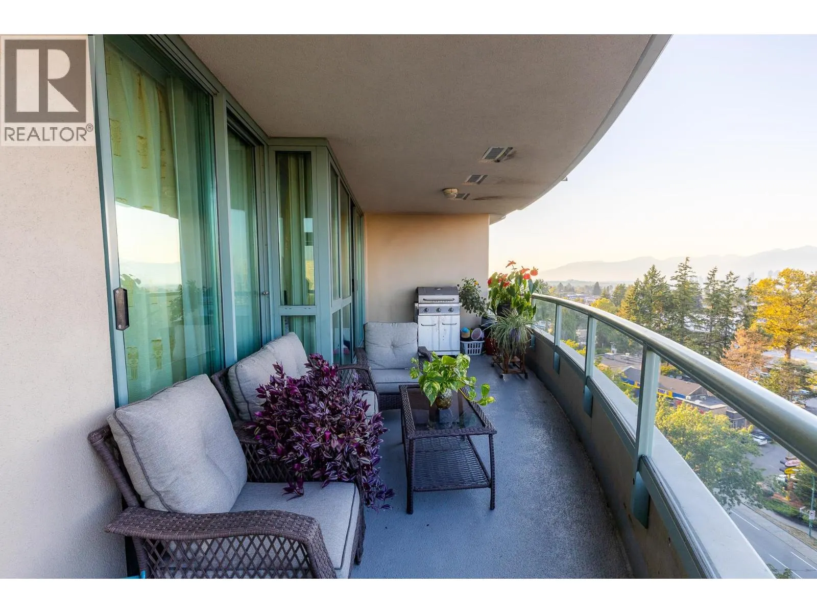 1401 6659 SOUTHOAKS CRESCENT