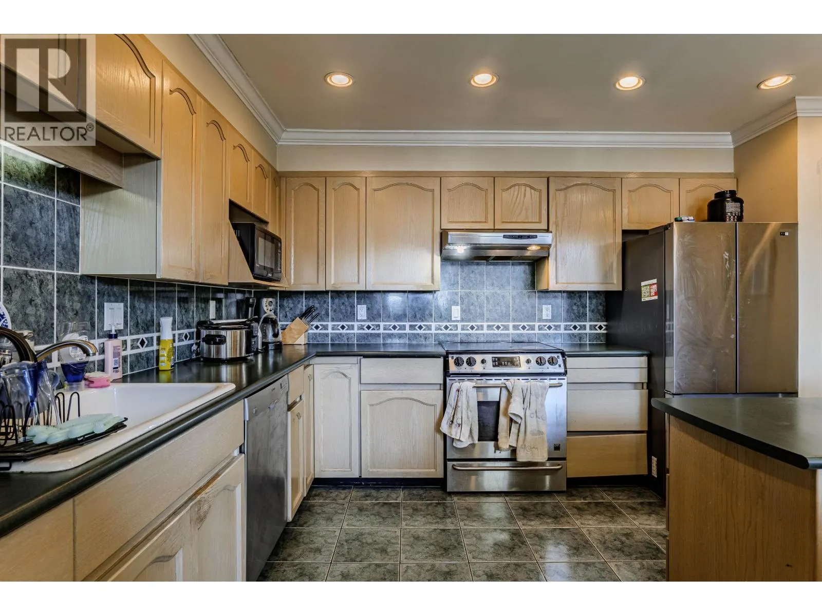 411B 1210 QUAYSIDE DRIVE