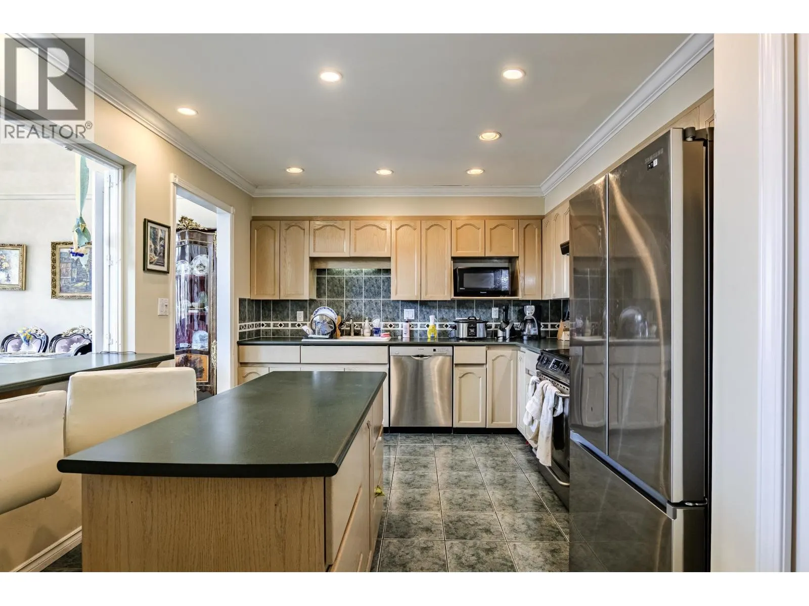 411B 1210 QUAYSIDE DRIVE