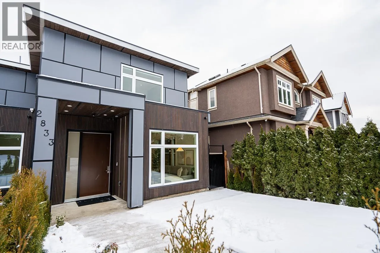 2833 OLIVER CRESCENT