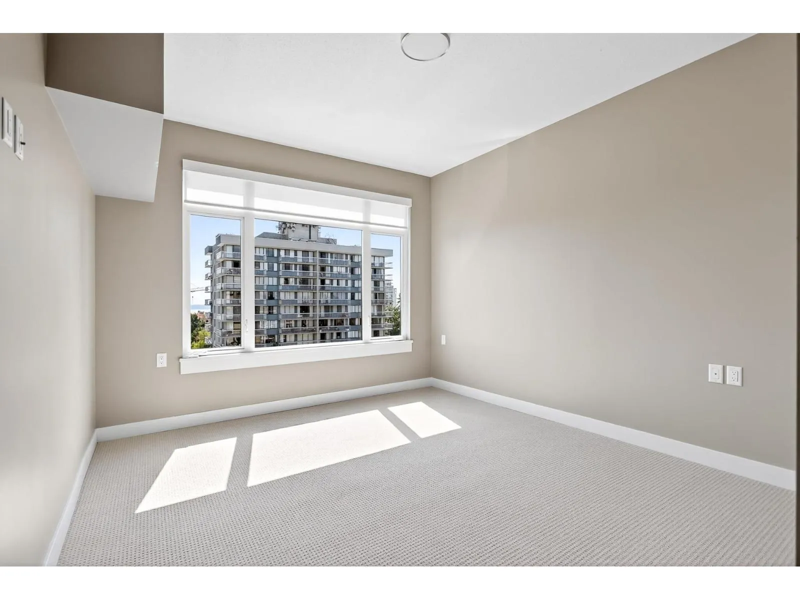 701 15333 16 AVENUE