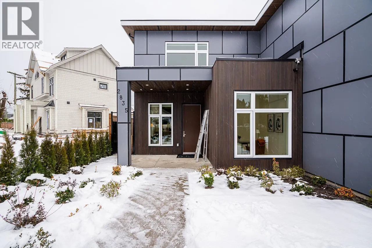 2835 OLIVER CRESCENT