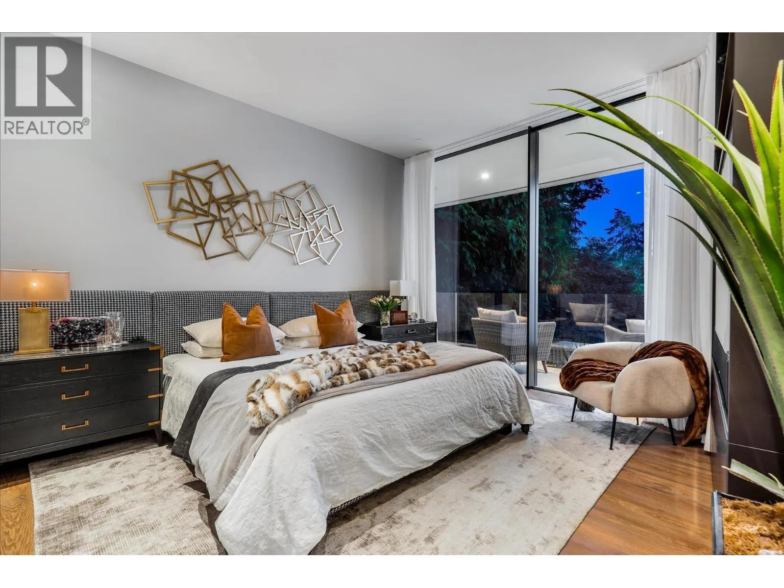 3478 MARINE DRIVE