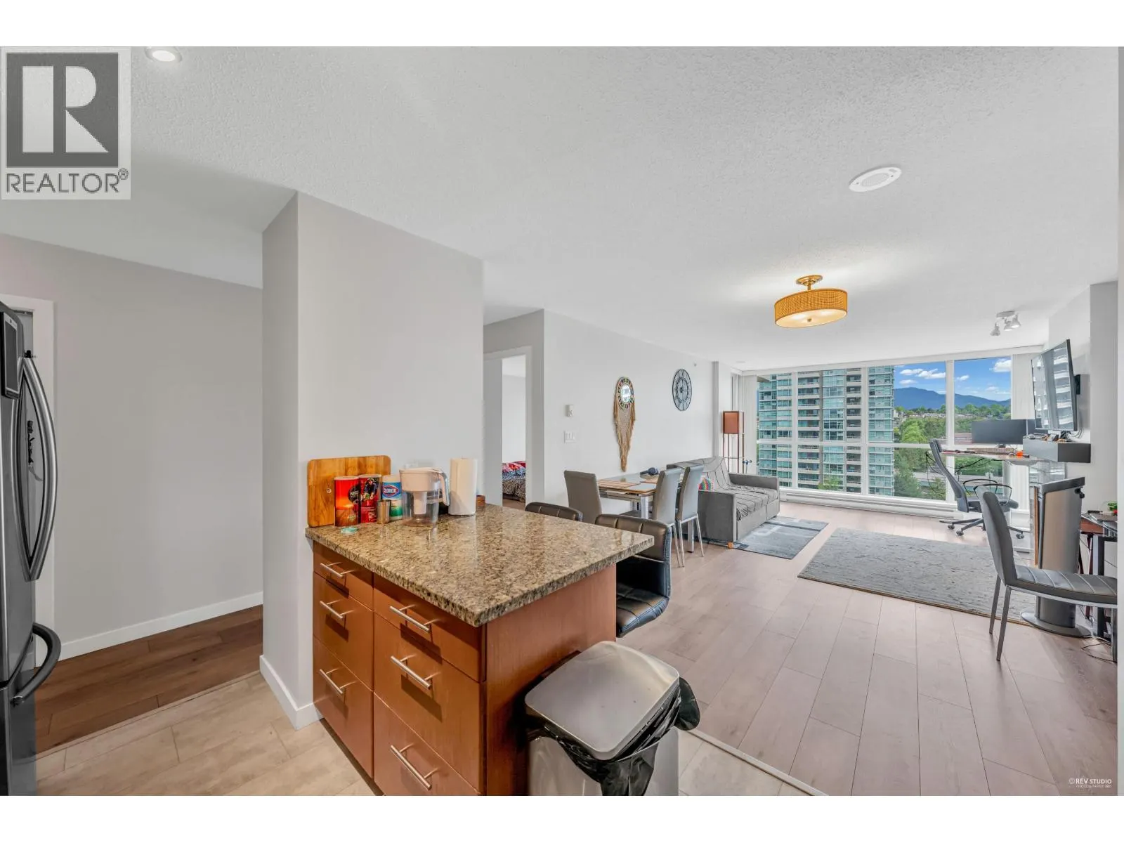 1406 2088 MADISON AVENUE