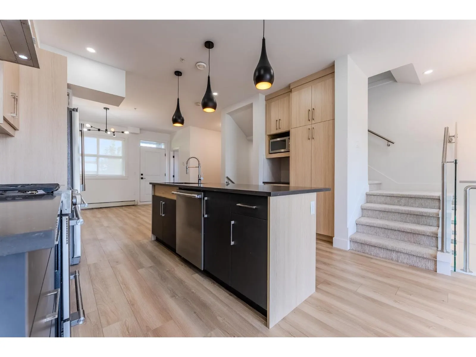 2 46376 YALE ROAD|Chilliwack Proper East