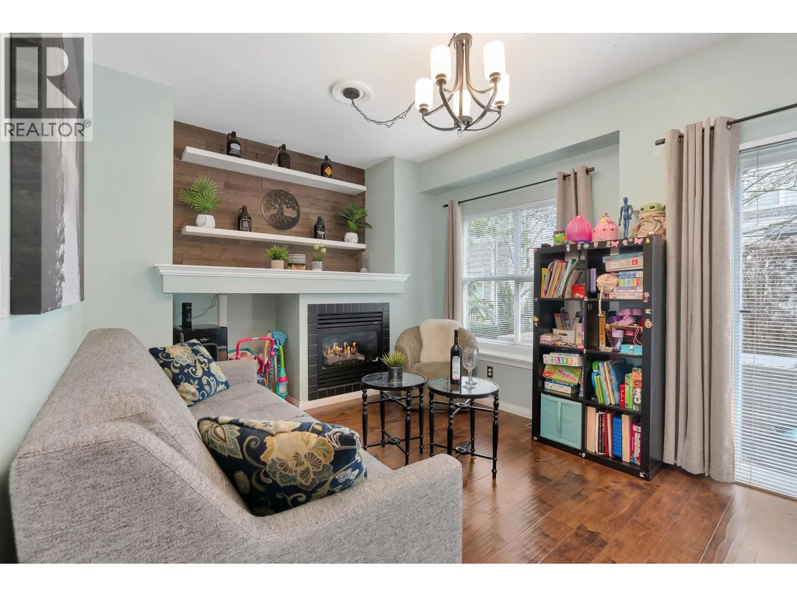 12 1055 RIVERWOOD GATE