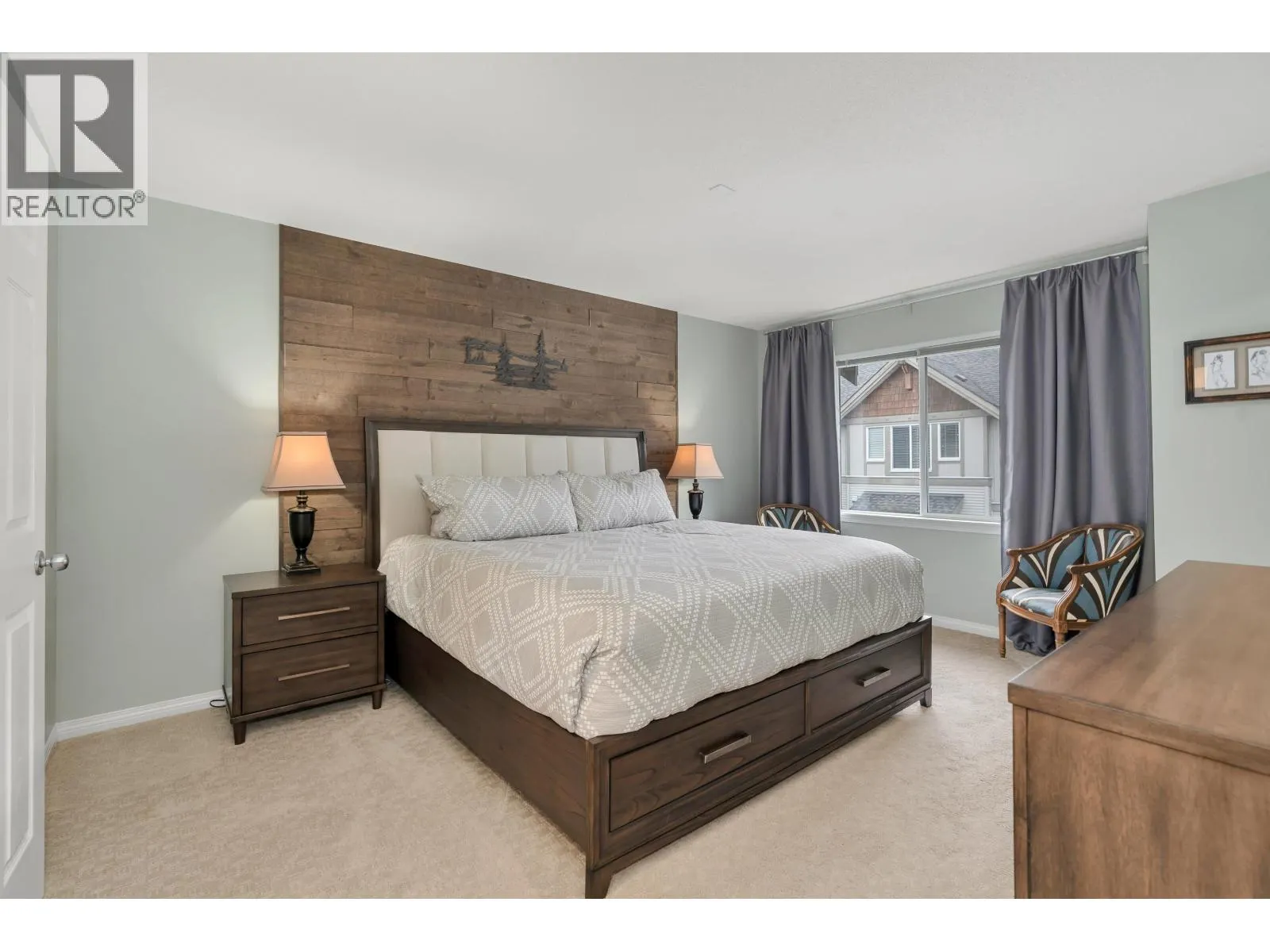 12 1055 RIVERWOOD GATE