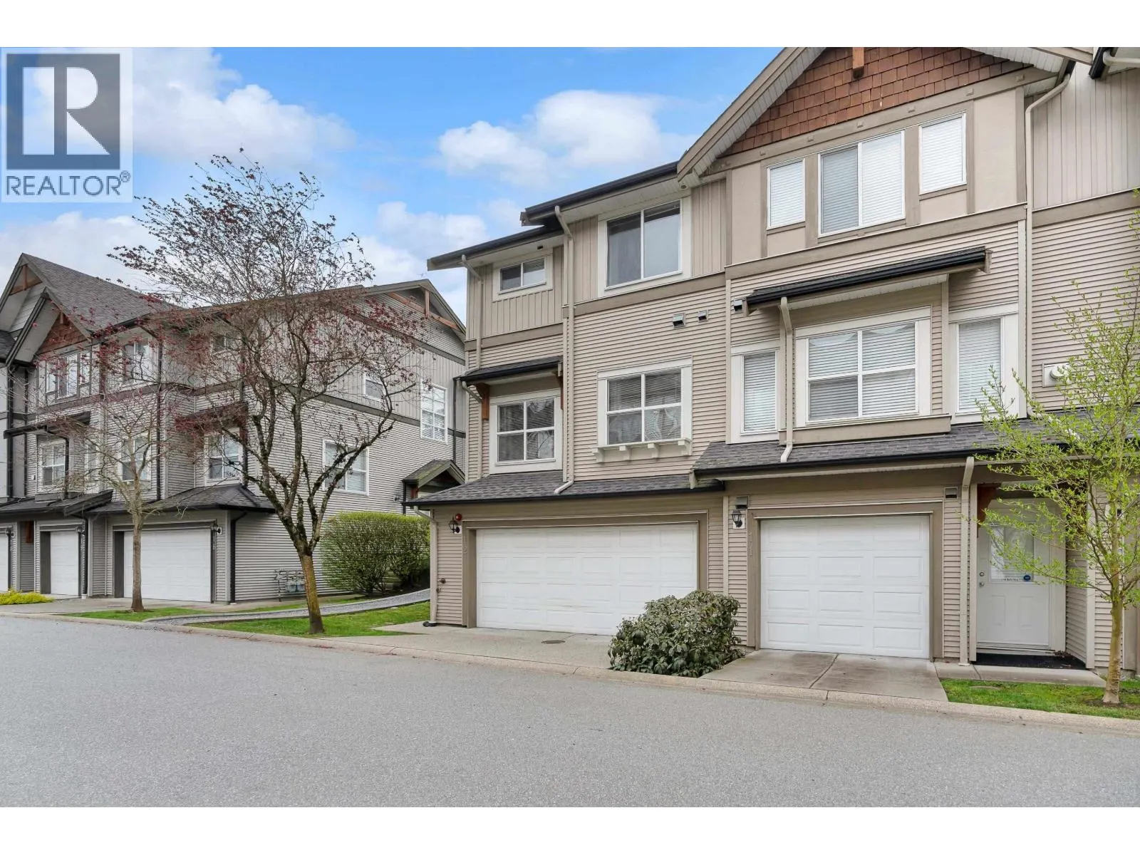 12 1055 RIVERWOOD GATE