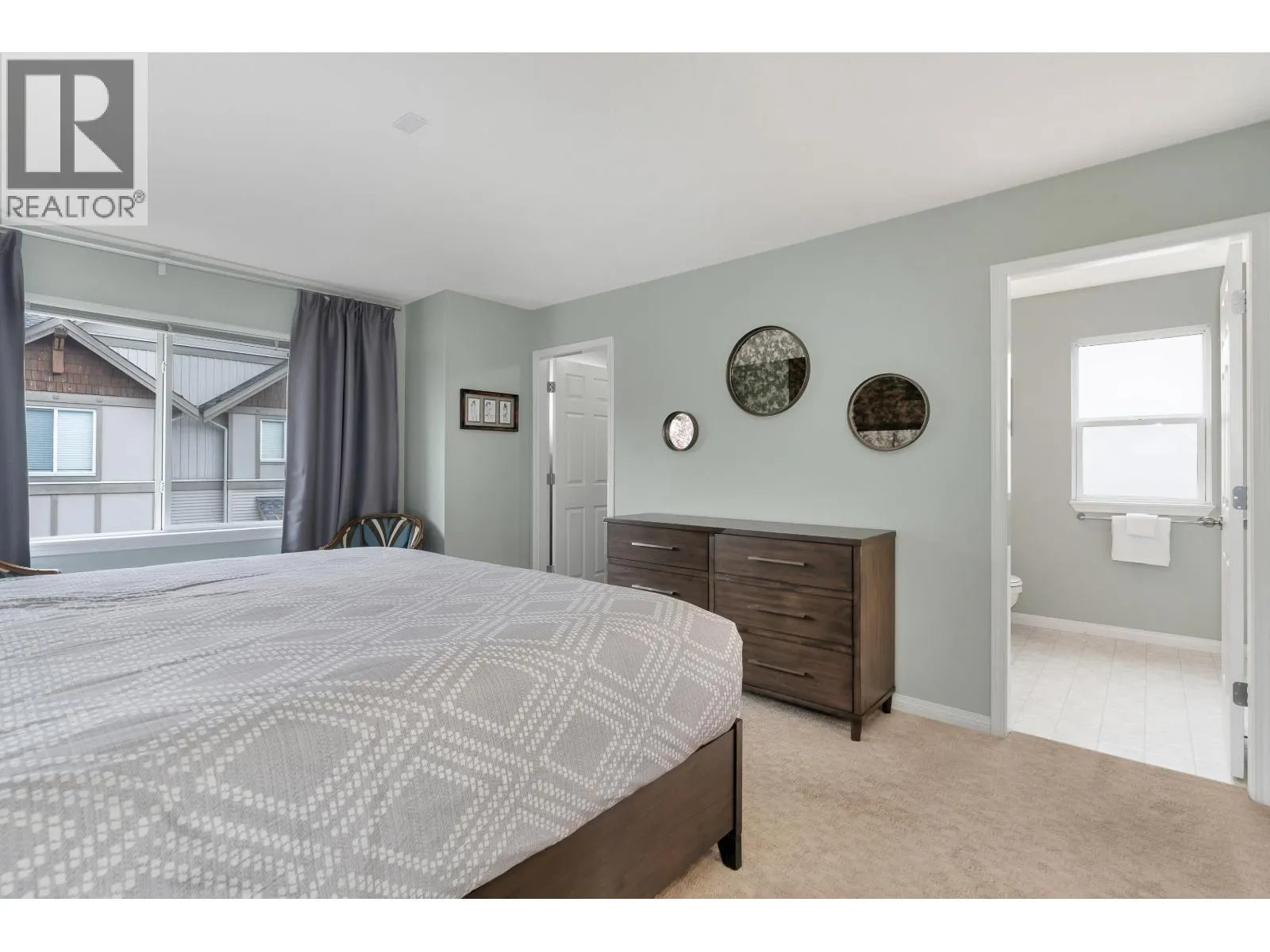 12 1055 RIVERWOOD GATE