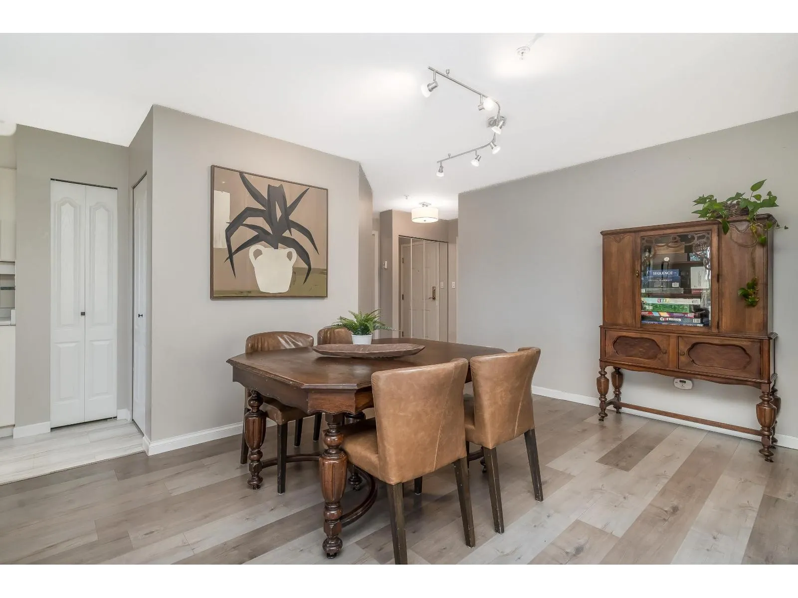 PH23 1588 BEST STREET