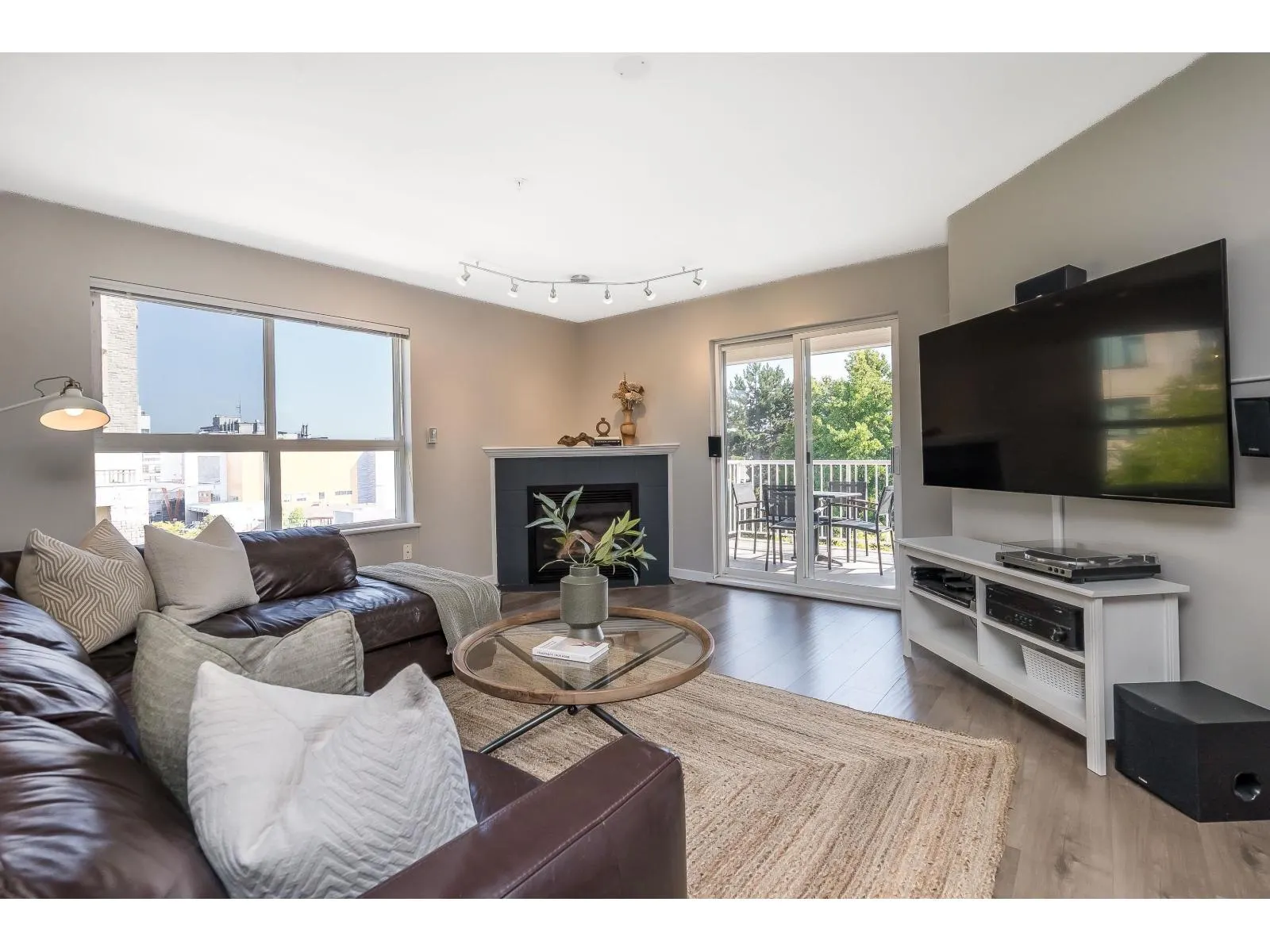 PH23 1588 BEST STREET