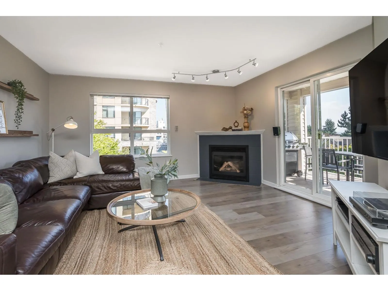 PH23 1588 BEST STREET