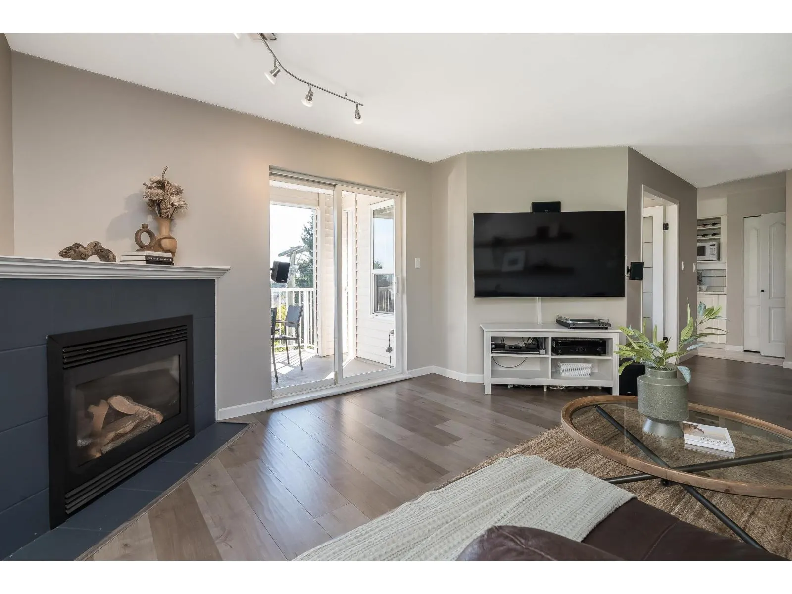 PH23 1588 BEST STREET