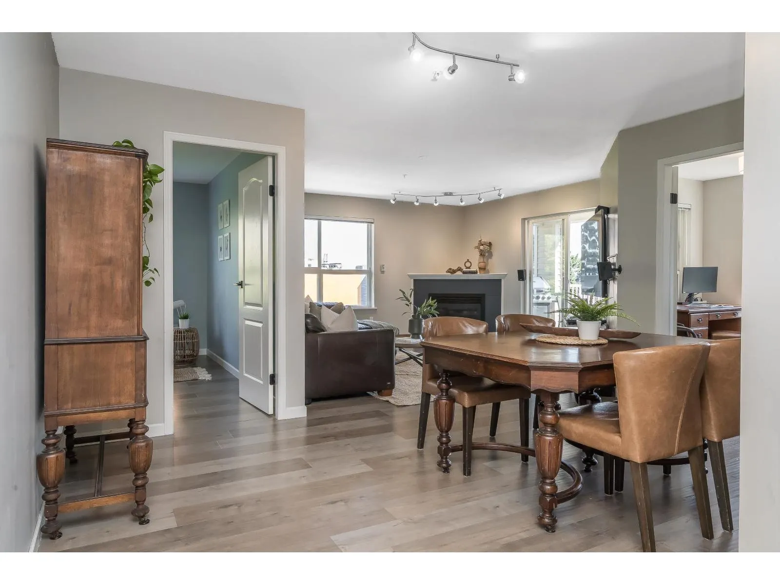 PH23 1588 BEST STREET