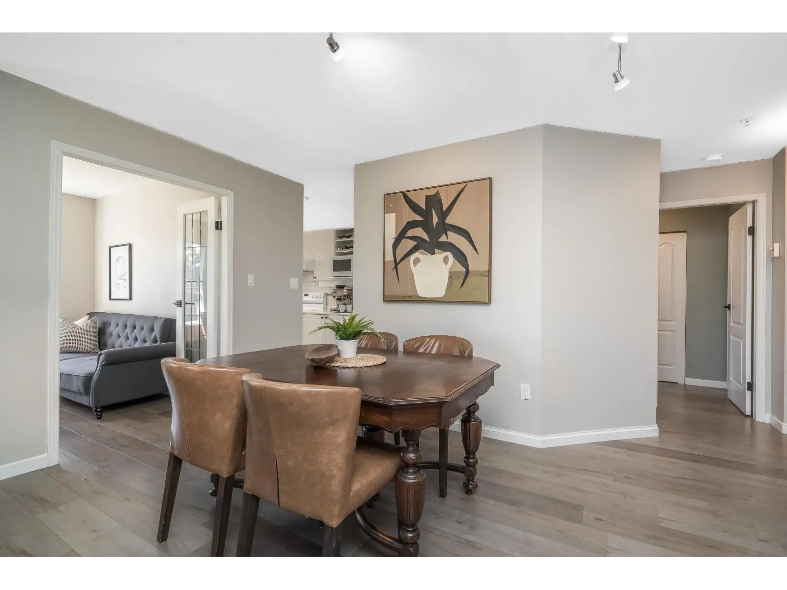 PH23 1588 BEST STREET