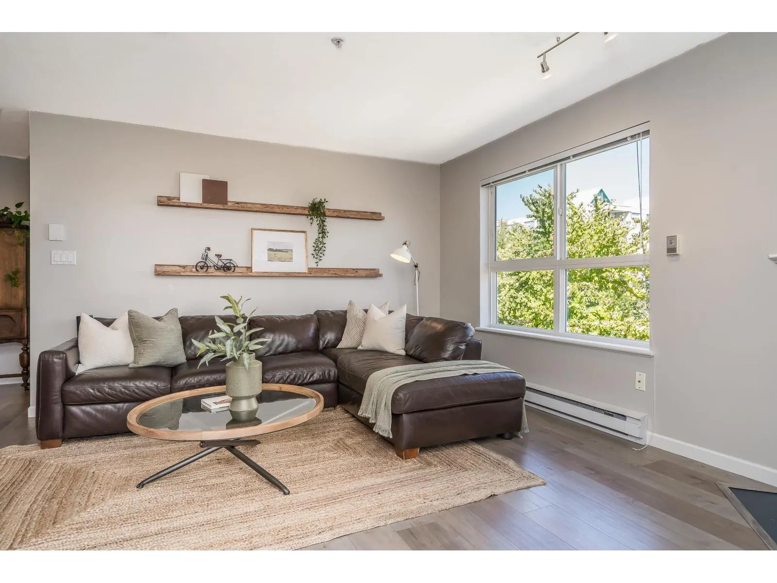 PH23 1588 BEST STREET