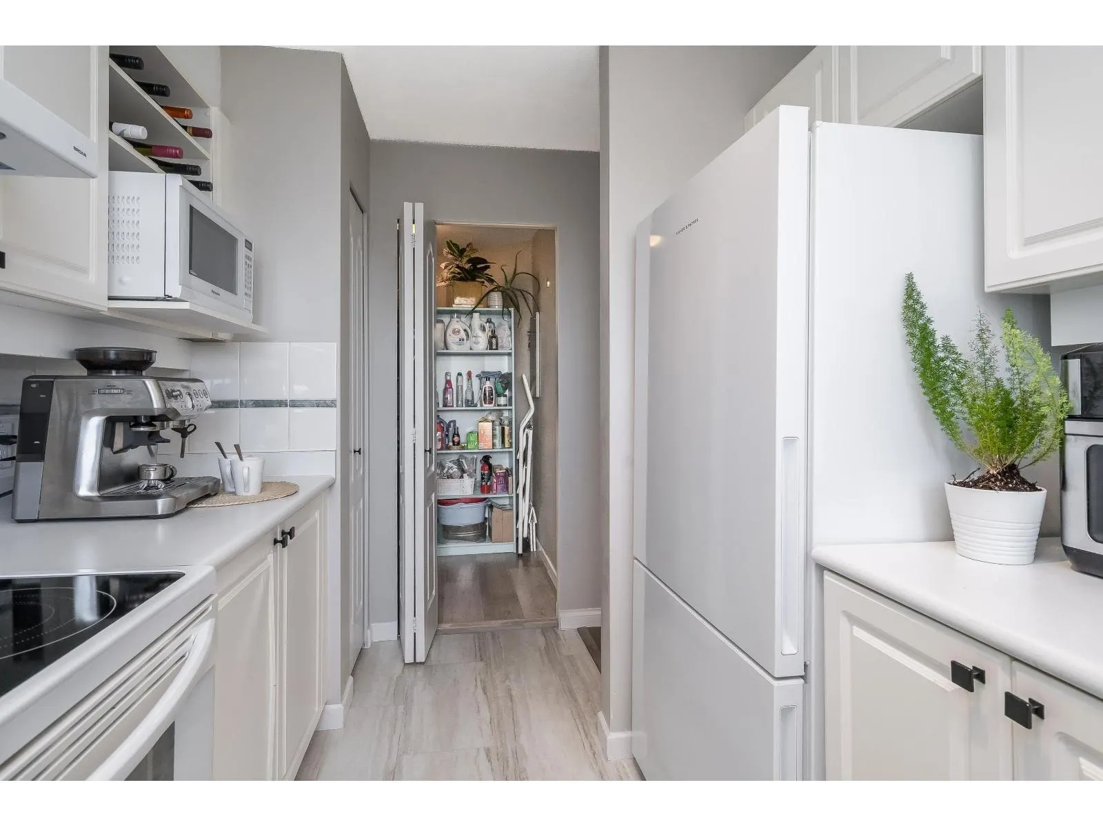 PH23 1588 BEST STREET