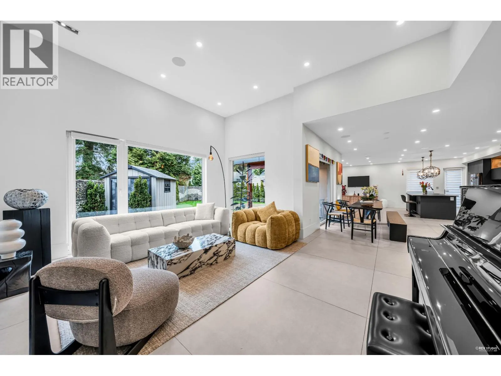1075 BELVEDERE DRIVE