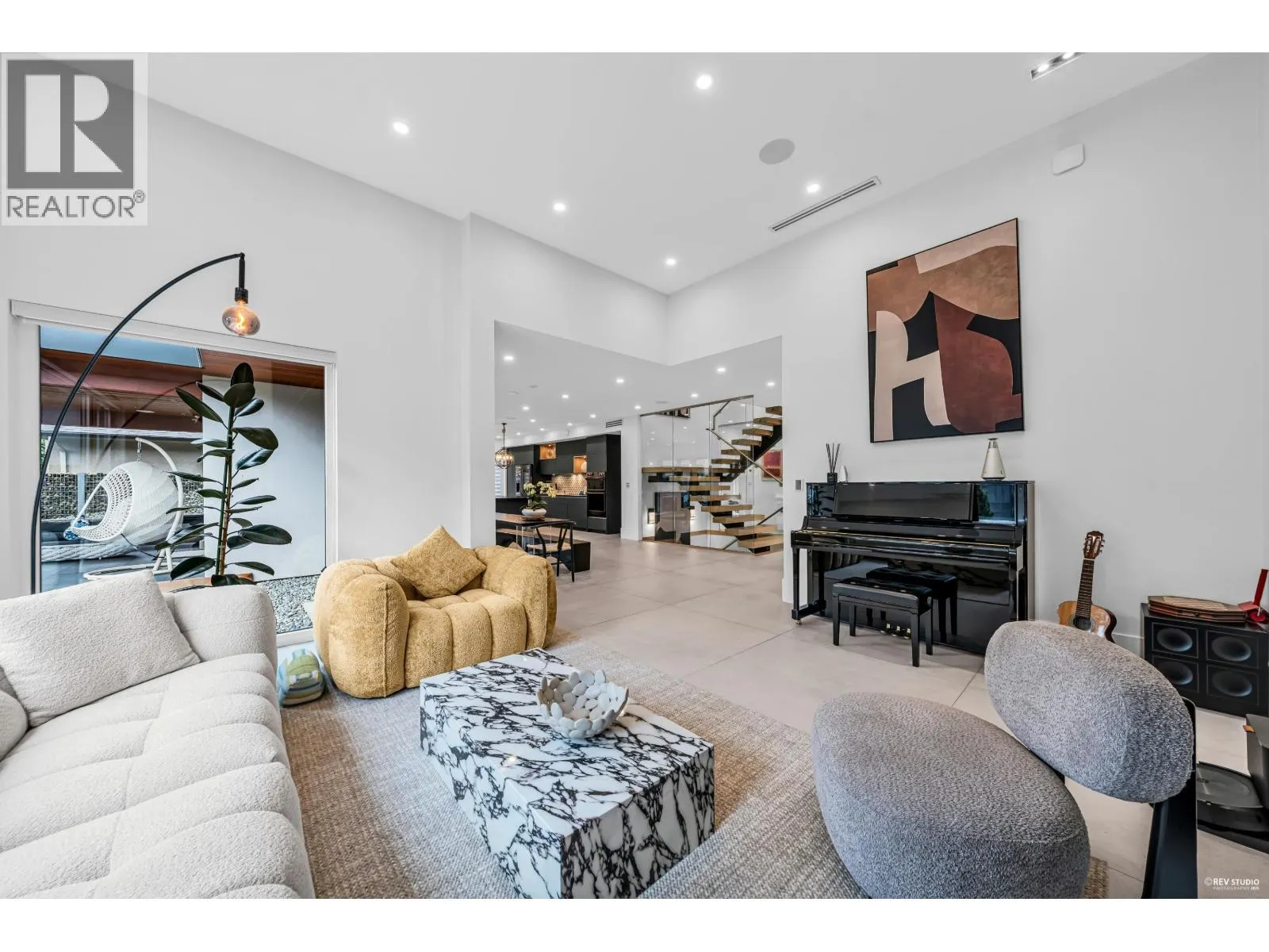 1075 BELVEDERE DRIVE