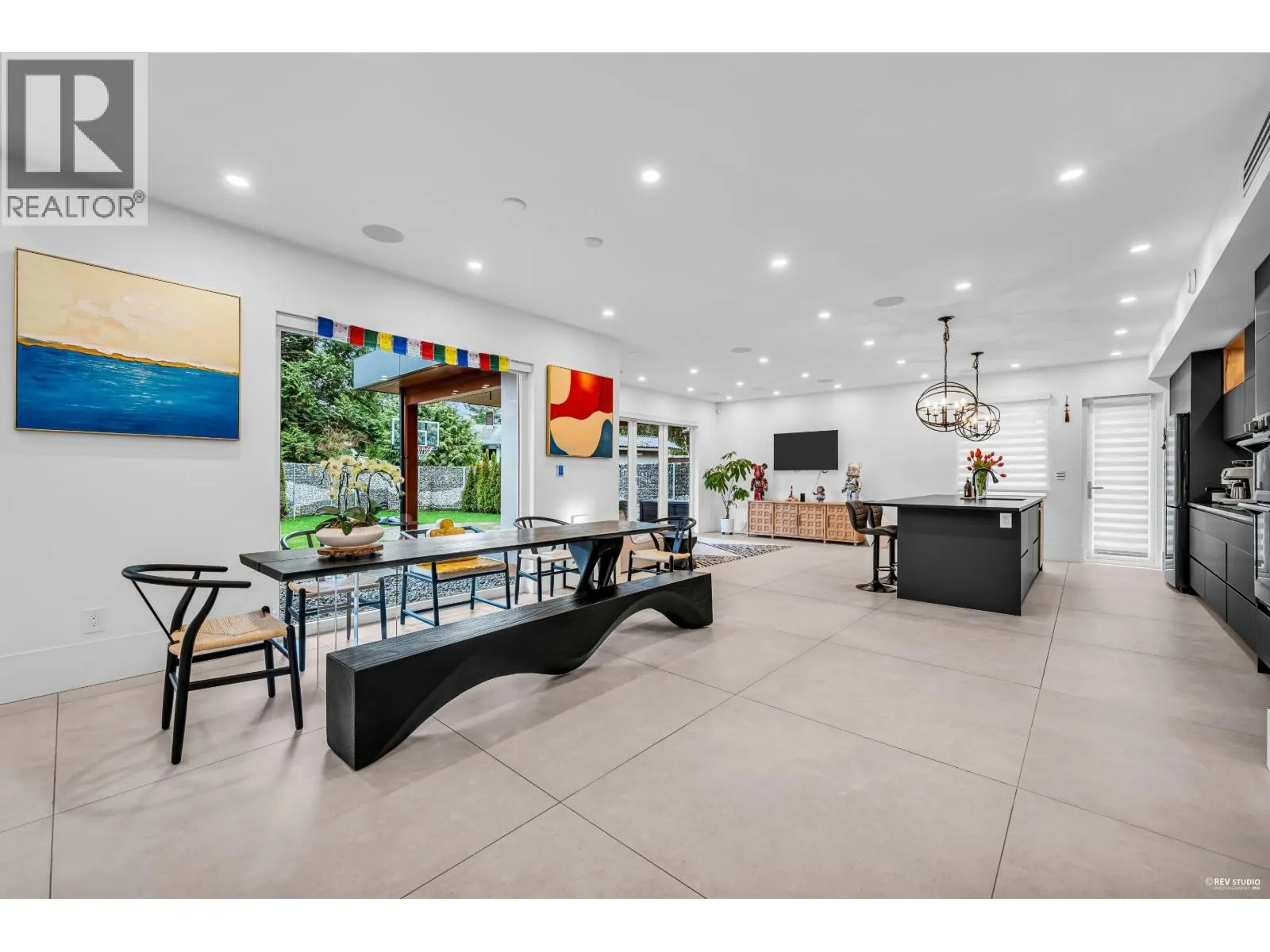 1075 BELVEDERE DRIVE