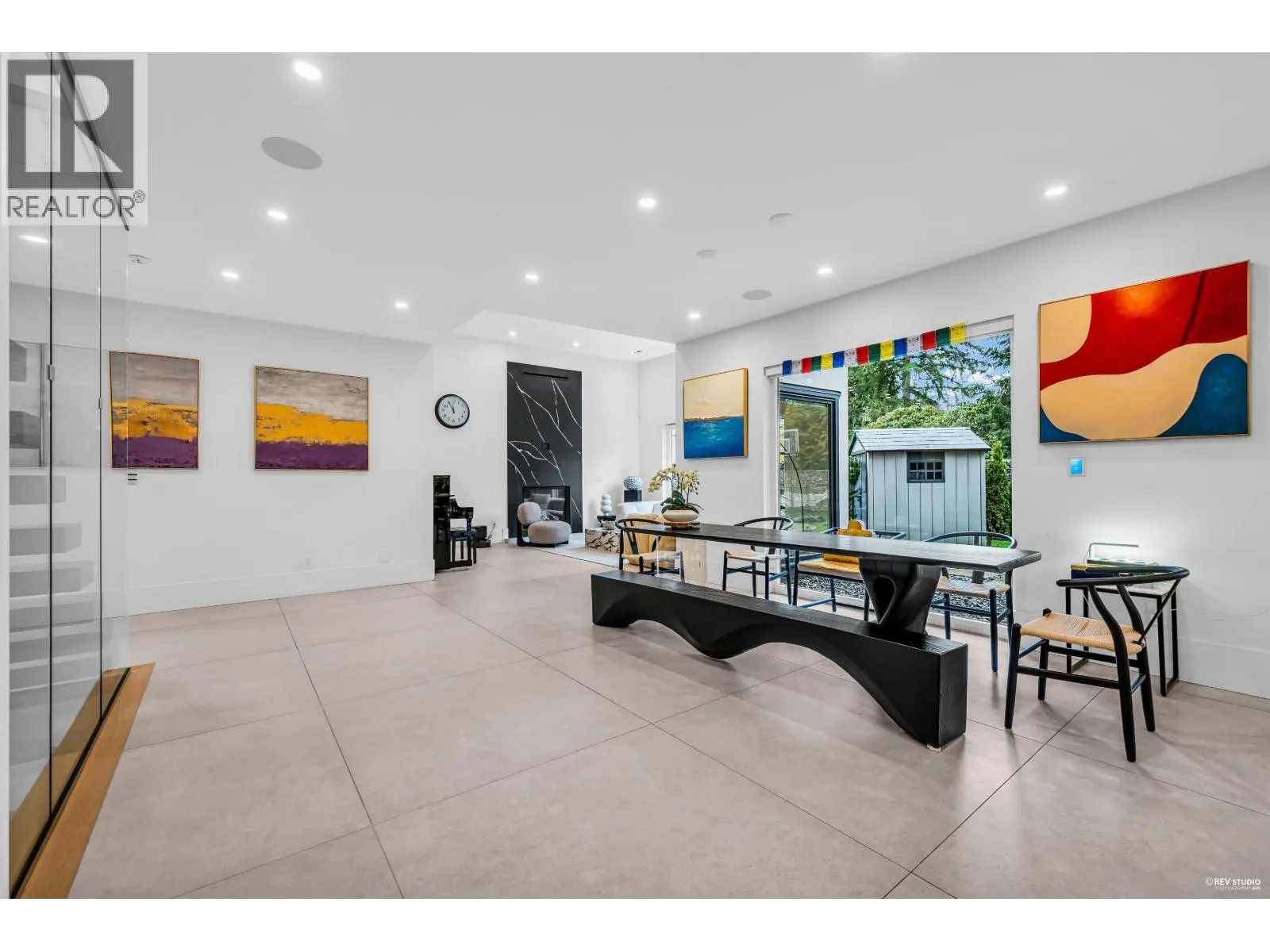 1075 BELVEDERE DRIVE