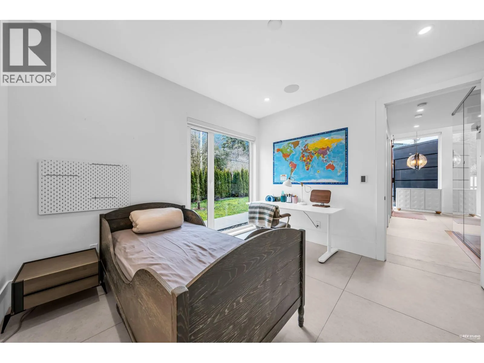 1075 BELVEDERE DRIVE