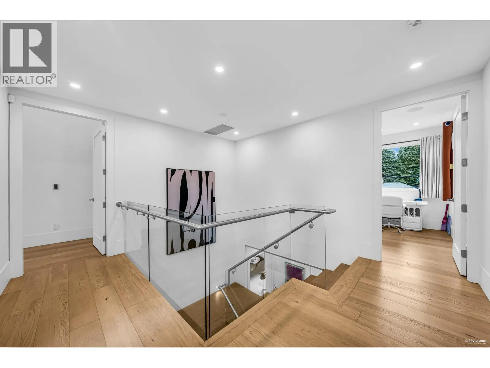1075 BELVEDERE DRIVE