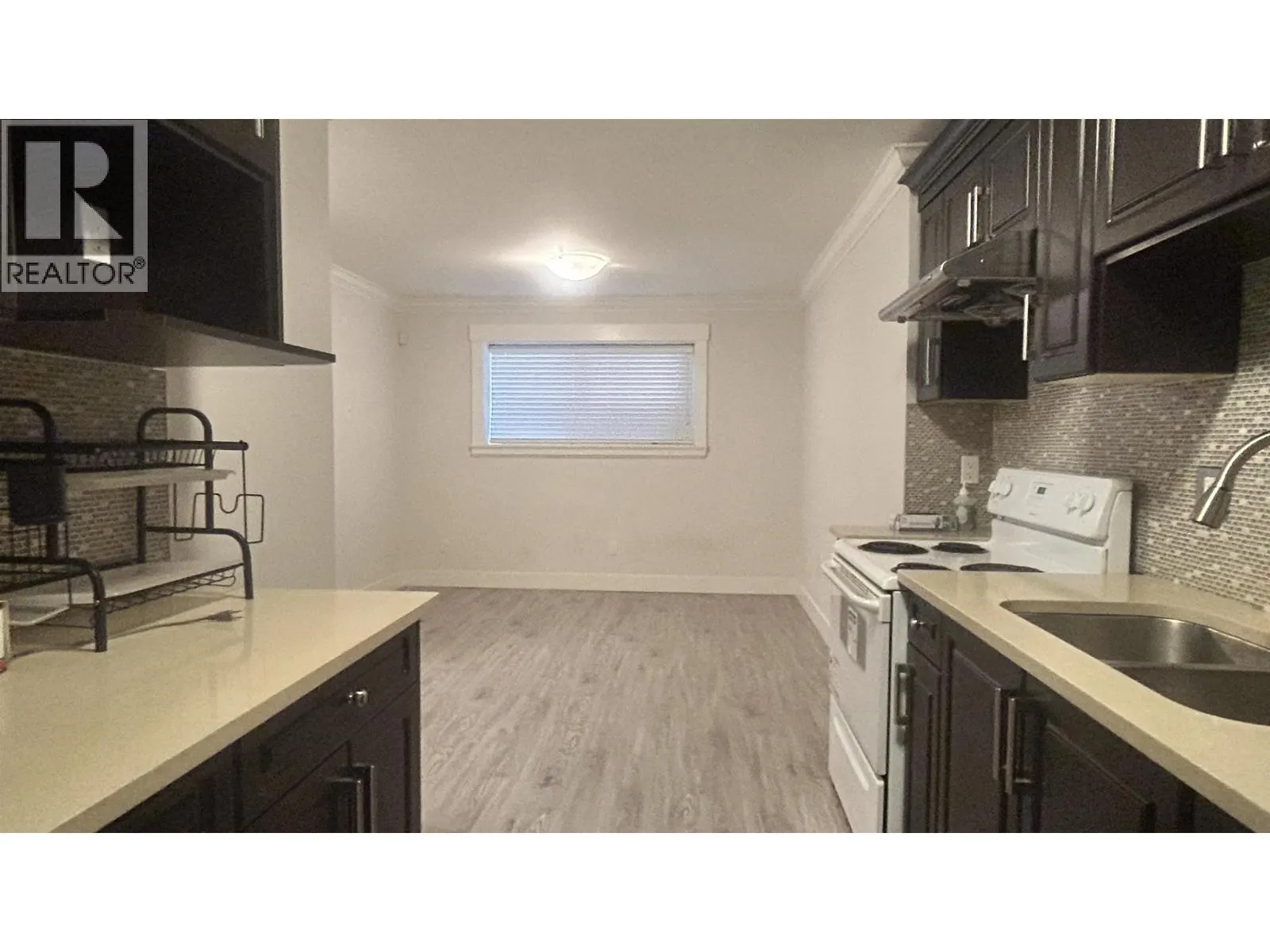 Bsmt - 1040 WALLS AVENUE