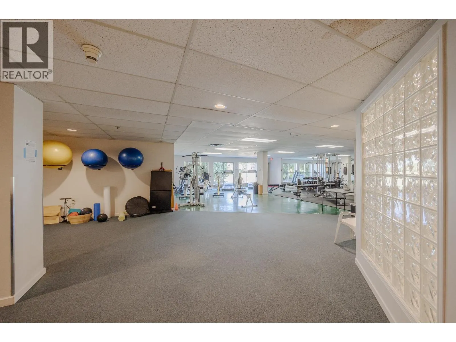 112 4743 W RIVER ROAD