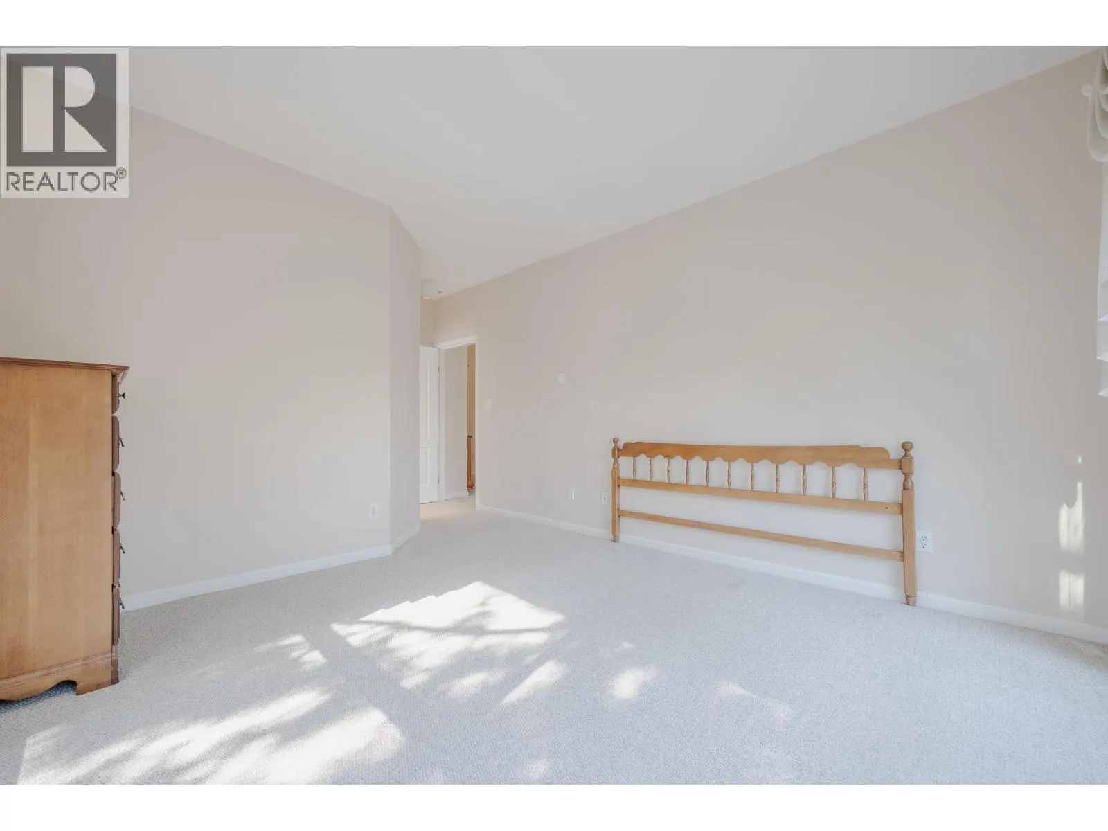 112 4743 W RIVER ROAD