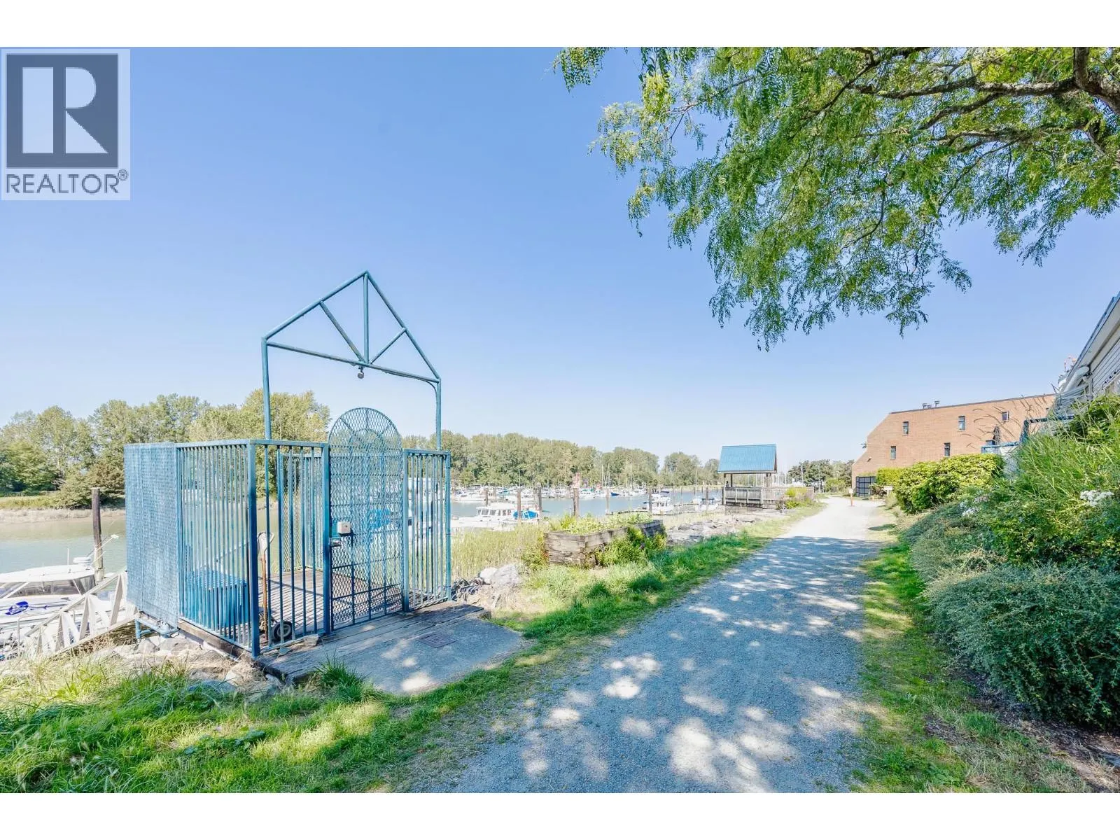 112 4743 W RIVER ROAD