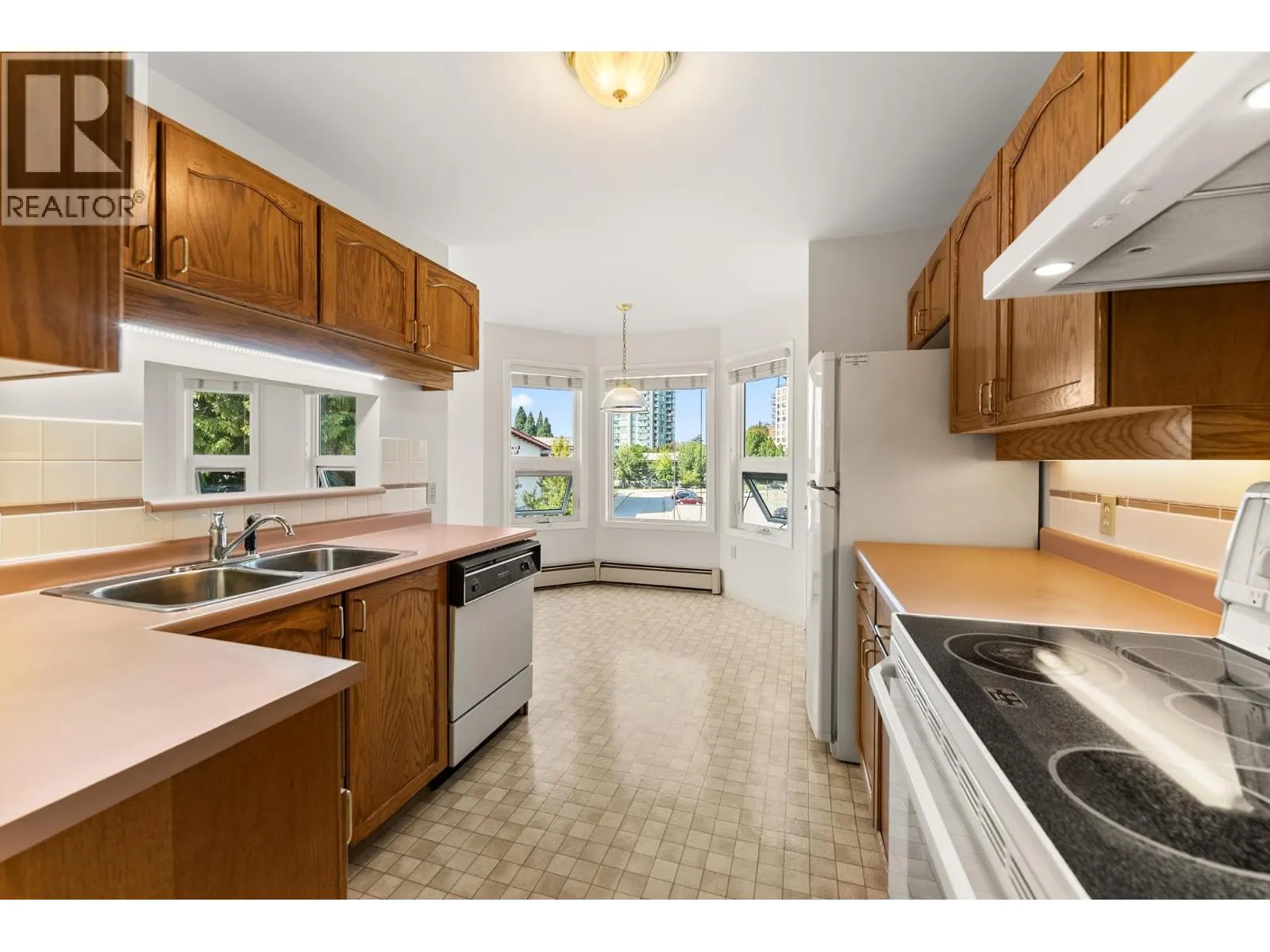 211 7251 MINORU BOULEVARD