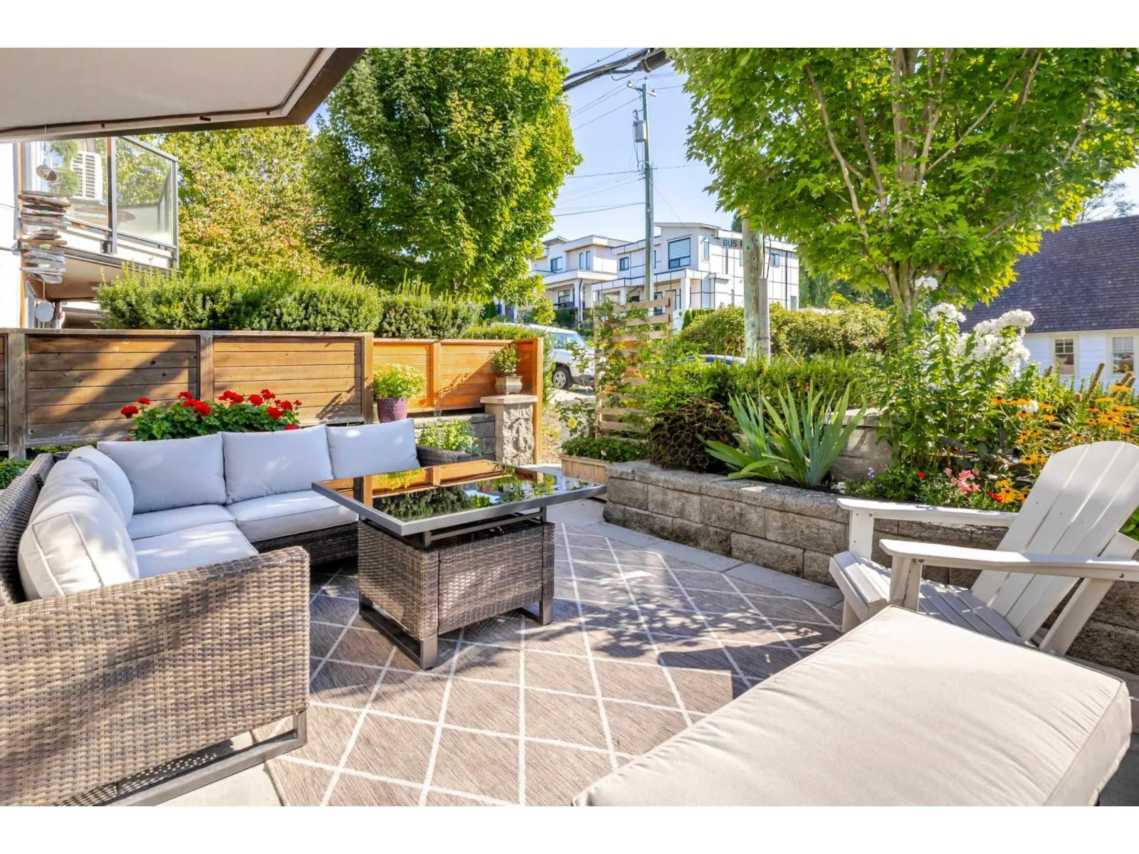 3 15989 MARINE DRIVE