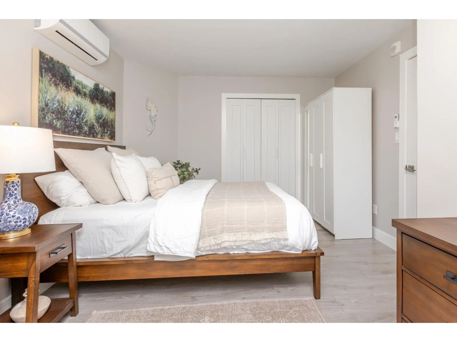 3 15989 MARINE DRIVE