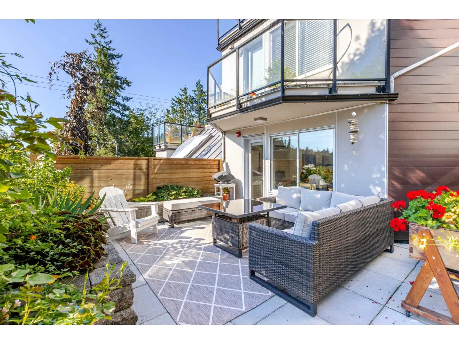 3 15989 MARINE DRIVE
