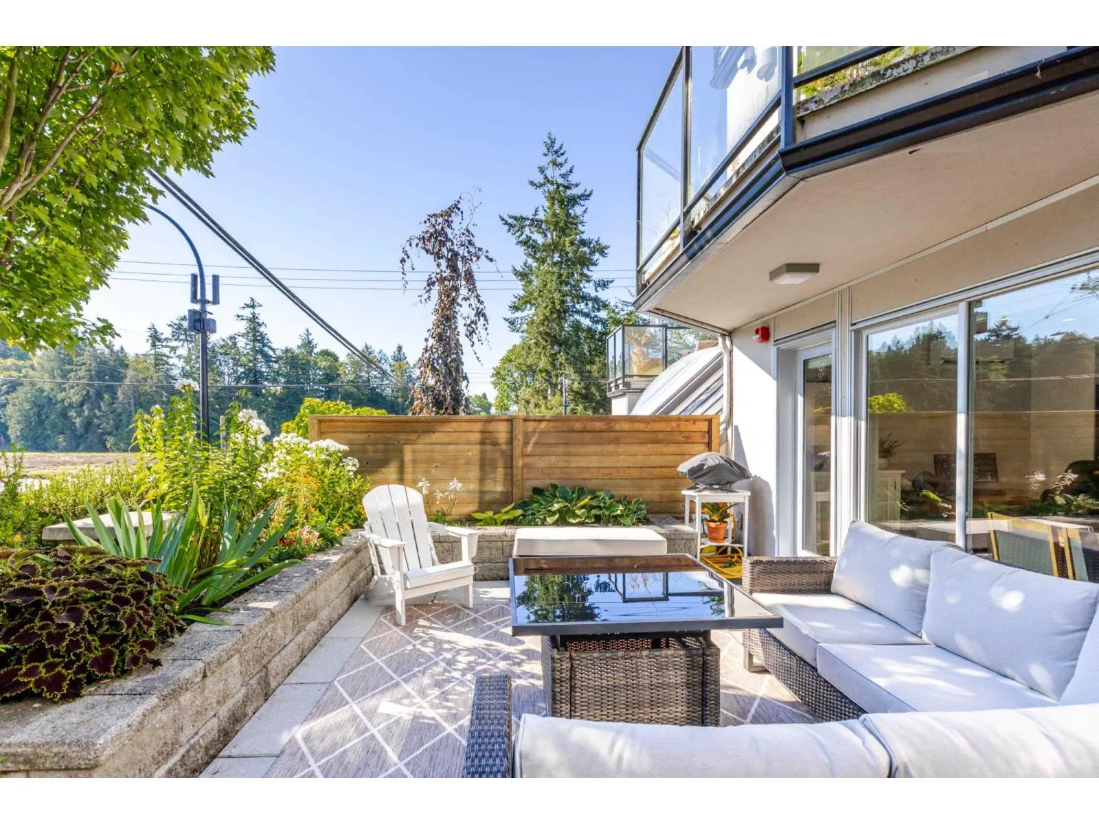3 15989 MARINE DRIVE