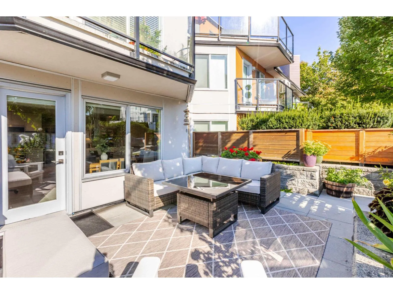 3 15989 MARINE DRIVE