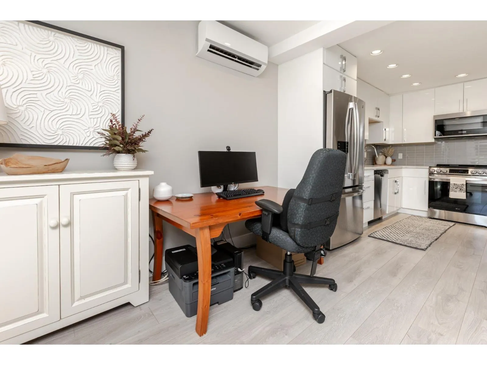 3 15989 MARINE DRIVE