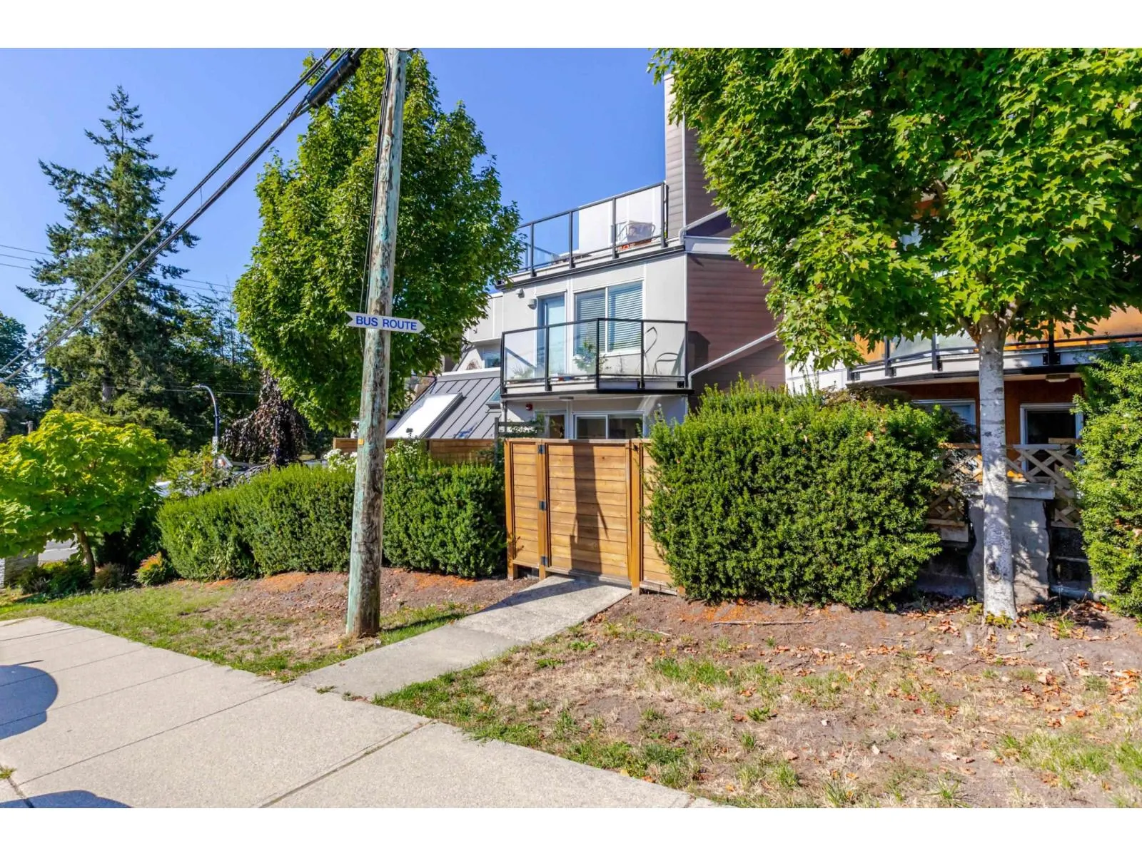 3 15989 MARINE DRIVE