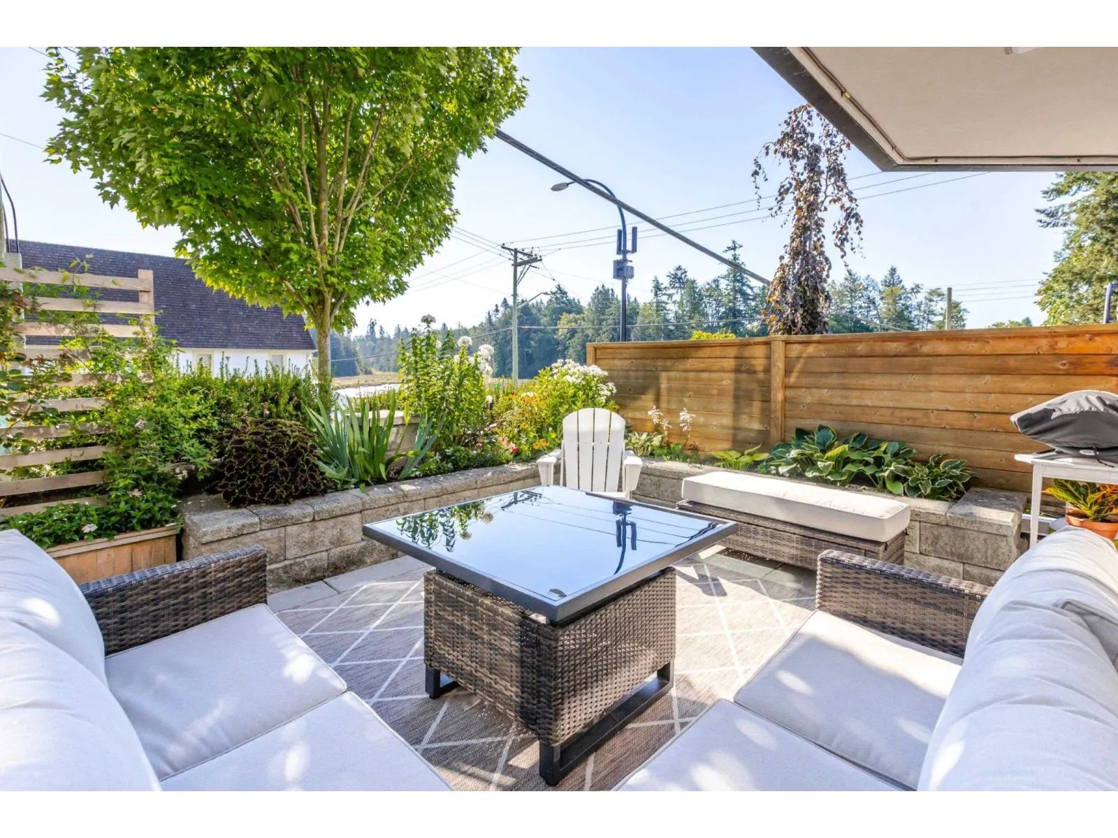 3 15989 MARINE DRIVE