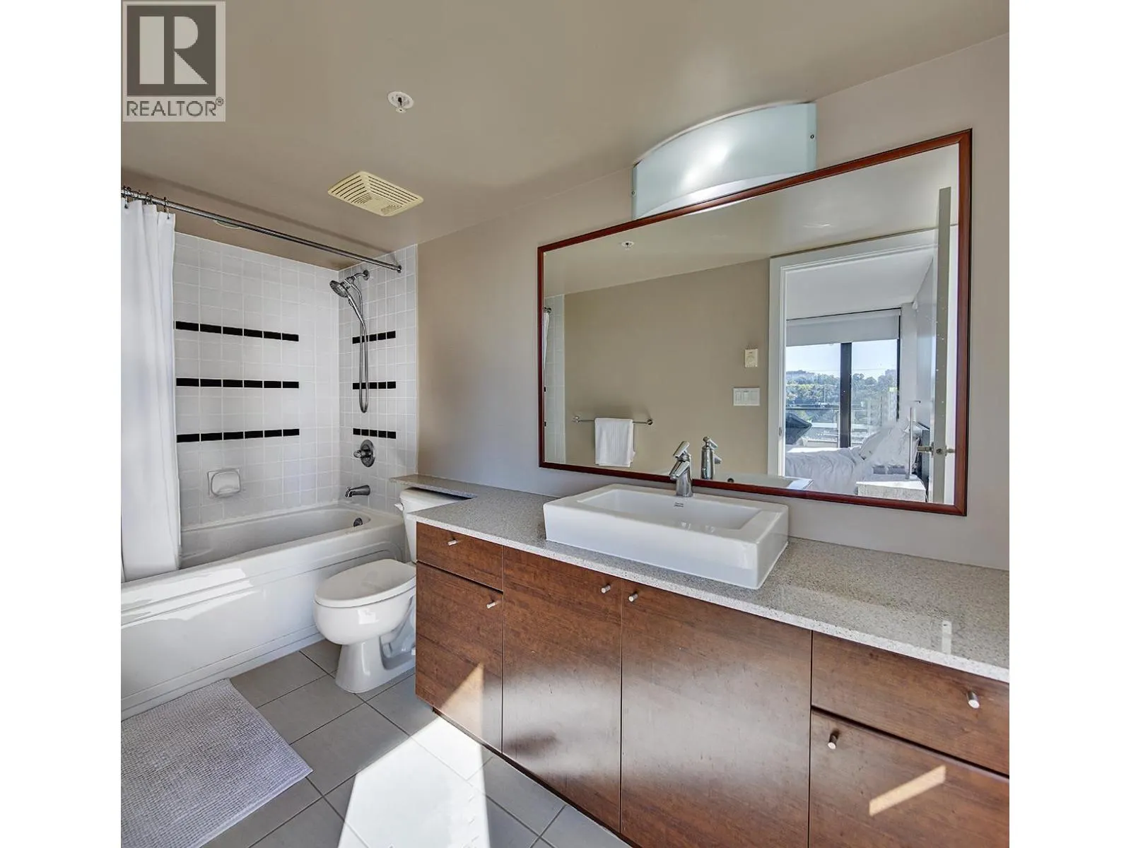 806 4178 DAWSON STREET