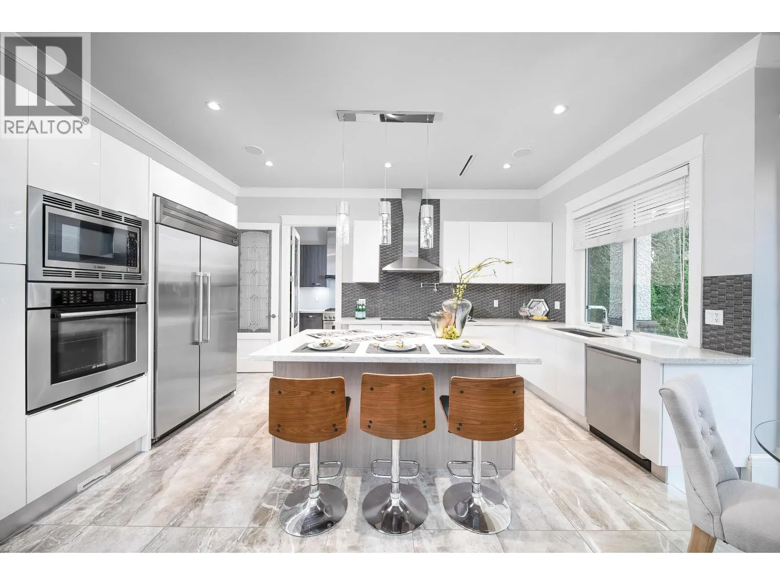 7673 DAMPIER DRIVE